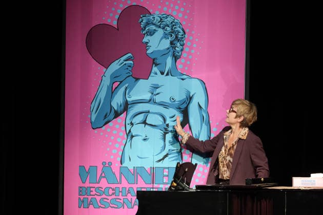 Antje Rietz bei der Fotoprobe für die Komödie Männerbeschaffungsmaßnahmen in der Komödie Winterhuder Fährhaus Hamburg , vier Frauen finden in einem gemeinsamen Seminar zu ihren Hoffnungen und Gefühlen zurück, ein Theaterstück voller Musik mit vielen Hits und Evergreens, Premiere ist am 11. September 2026, Hamburg 9.9.2026