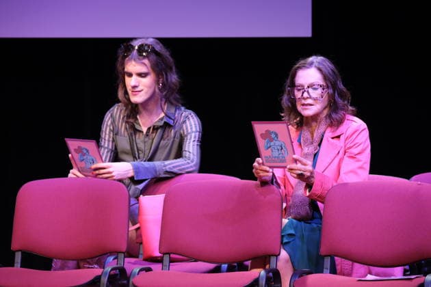 Jasper Middendorf und Angela Roy bei der Fotoprobe für die Komödie Männerbeschaffungsmaßnahmen in der Komödie Winterhuder Fährhaus Hamburg , vier Frauen finden in einem gemeinsamen Seminar zu ihren Hoffnungen und Gefühlen zurück, ein Theaterstück voller Musik mit vielen Hits und Evergreens, Premiere ist am 11. September 2026, Hamburg 9.9.2026