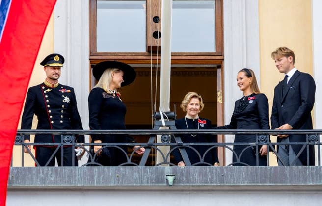 09-09-2026 Norway King Haakon and Queen Mette-Marit and Queen Sonja and Princess Ingrid Alexandra and Prince Sverre Magnus after the funeral of King Harald on the balcony at the Royal palace in Oslo. Â  Copyright: xPPEx