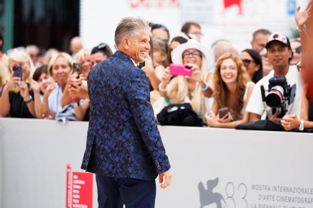 News - Dau Red Carpet - The 83rd Venice International Film Festival Clayton Norcross attends the Dau Screening during the 83rd Venice International Film Festival at Sala Grande on September 09, 2026 in Venice, Italy. Photo: Cinzia Camela. Lido di Venezia Palazzo del Cinema Italy Copyright: xCinziaxCamelax xLiveMediax LPN_2660356