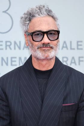 Taika Waititi bei der Premiere des Kinofilms Place to Be auf der Biennale di Venezia 2023 83. Internationale Filmfestspiele von Venedig im Sala Giardino. Venedig, 09.09.2026