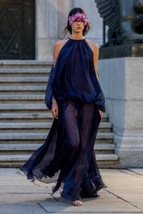Dolores Promesas × Duyos Fashion Show in Madrid A model during the Dolores Promesas × Duyos fashion show at the National Archaeological Museum on September 9, 2026, in Madrid, Spain. This will mark the debut of Juan Duyos’s first collection as creative director of Dolores Promesas. The collection is titled Lola and is designed specifically for special occasions, celebrations, and the red carpet, reviving the most sophisticated spirit of the brand’s former Heaven line. SEPTEMBER 9, 2026 FASHION SHOW DUYOS DOLORES PROMESAS CLOTHING LOLA COLLECTION MODEL Madrid, Spain  Copyright: xRicardoxRubiox 7761689