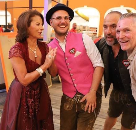 09.09.2026 xhpx Frankfurt am Main, Eröffnung Frankfurter Oktoberfest 2026 Oktoberfest Botschafterin Claudia Elisabeth Obert Unternehmerin und Reality-TV-Teilnehmerin hier mit Patrick und Dennis Hausmann sowie Kai Mann