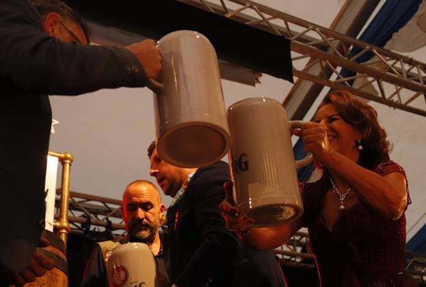 09.09.2026 xhpx Frankfurt am Main, Eröffnung Frankfurter Oktoberfest 2026 Prost Hessens Ministerpräsident Boris Rhein und Oktoberfest Botschafterin Claudia Elisabeth Obert Unternehmerin und Reality-TV-Teilnehmerin