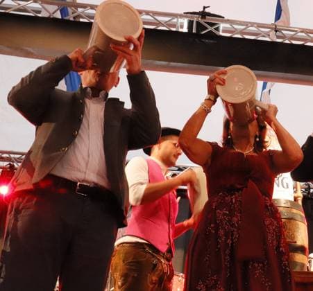 09.09.2026 xhpx Frankfurt am Main, Eröffnung Frankfurter Oktoberfest 2026 Prost Hessens Ministerpräsident Boris Rhein und Oktoberfest Botschafterin Claudia Elisabeth Obert Unternehmerin und Reality-TV-Teilnehmerin
