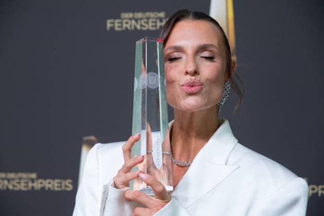 Entertainment Bilder des Tages #2 Preistraegerin Laura WONTORRA, Moderatorin, Verleihung des Deutschen Fernsehpreises, Der Deutsche Fernsehpreis 2026, Deutscher Fernsehpreis 2026 im Confex Koeln, am 09.09.2025.