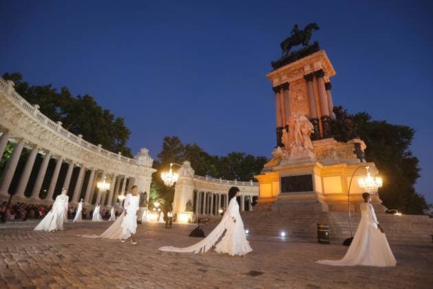 September 9, 2026: September 9, 2026 (Madrid) Parade on the occasion of the World Fashion Week in Madrid by the designer Silvia Fernandez in the vicinity of the Monument of Alfonso XII in the heart of the Retiro Garden of the capital of Spain. - ZUMAc161 20260909_zap_c161_006 Copyright: xLorenzoxCarnerox