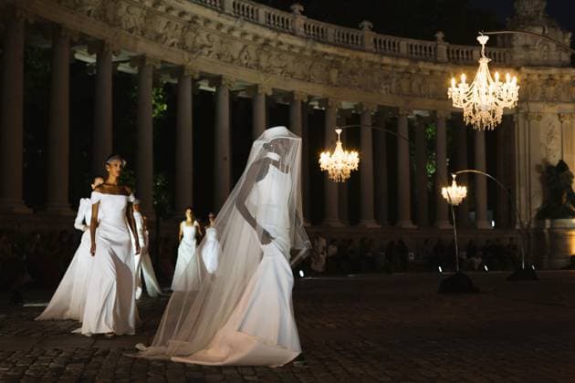 September 9, 2026: September 9, 2026 (Madrid) Parade on the occasion of the World Fashion Week in Madrid by the designer Silvia Fernandez in the vicinity of the Monument of Alfonso XII in the heart of the Retiro Garden of the capital of Spain. - ZUMAc161 20260909_zap_c161_021 Copyright: xLorenzoxCarnerox