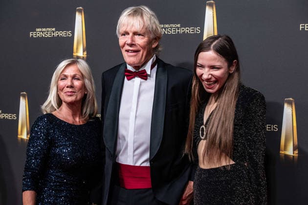 Ulrike und Alexander VON DER GROEBEN mit Tochter Carolin, Roter Teppich, Red Carpet Show, Ankunft, arrival, Verleihung des Deutschen Fernsehpreises, Der Deutsche Fernsehpreis 2026, Deutscher Fernsehpreis 2026 im Confex Koeln, am 09.09.2025.