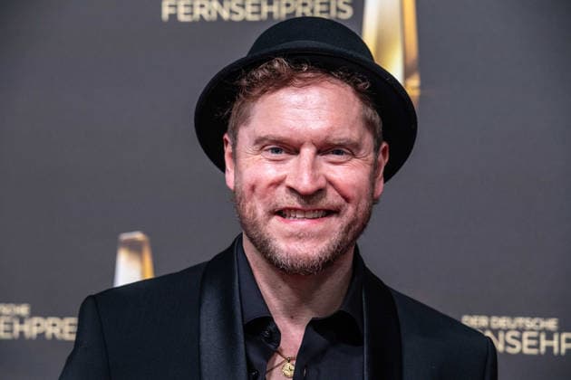 Johannes OERDING, Saenger, Roter Teppich, Red Carpet Show, Ankunft, arrival, Verleihung des Deutschen Fernsehpreises, Der Deutsche Fernsehpreis 2026, Deutscher Fernsehpreis 2026 im Confex Koeln, am 09.09.2025.