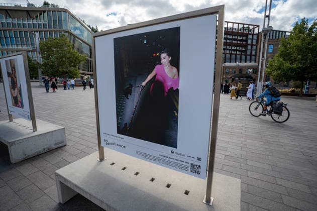 Amy Winehouse in Focus Free Exhibition Kings Cross in London, UK - 9 SEP2026. A portrait of Amy Winehouse by photographer, Charles Moriarty taken in 2003 is seen displayed as part of the ‘Amy Winehouse. Visitors view ‘Amy Winehouse: In Focus’, a free outdoor photography exhibition at Granary Square and King’s Boulevard in King’s Cross, London. The exhibition features defining and previously unseen photographs of the late singer, offering an intimate portrait of her life and career and marking 20 years since the release of her acclaimed album ‘Back to Black’. The exhibition runs from 1 September to 15 October 2026. London United Kingdom Copyright: xJamesxWilloughbyx xSOPAxImagesx JWILLOUGHBY_3323