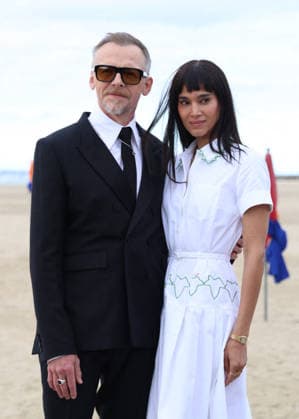 Simon Pegg, Sofia Boutella at the photocall for the film *Only What We Carry* during the 52nd edition of the Deauville American Film Festival on September 9, 2026. Denis Guignebourg, Bestimage. Photocall for the film *Only What We Carry* at the 52nd edition of the Deauville American Film Festival on September 9, 2026, Deauville, France  Copyright: xDenisxGuignebourgx xBestimagexDenisxGuignebourgx xBestimagex