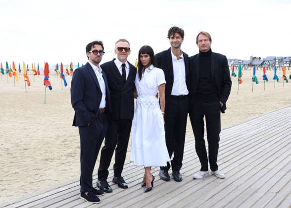 Charles Benoin, Simon Pegg, Sofia Boutella, Liam Hellmann, Jouri Smit at the photocall for the film *Only What We Carry* during the 52nd edition of the Deauville American Film Festival on September 9, 2026. Denis Guignebourg, Bestimage. Photocall for the film *Only What We Carry* at the 52nd edition of the Deauville American Film Festival on September 9, 2026, Deauville, France  Copyright: xDenisxGuignebourgx xBestimagexDenisxGuignebourgx xBestimagex