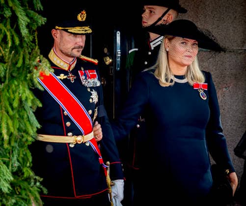 Entertainment Bilder des Tages #2 09-09-2026 Funeral of King Harald of Norway during a royal procession from the Royal Palace Chapel to the Cathedral in Oslo. King Haakon and Queen Mette Marit Â  Copyright: xPPEx