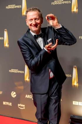 ABB FERNSEHPREIS- Michael Kessler Schauspieler Preistraeger mit dem Fernsehpreis zu Gast auf dem roten Teppich bei der Gala zr verleihung des Der Deutsche Fernsehpreis 2026 iim Confex Center am 09.09.2026 in Koeln NRW Deutschland