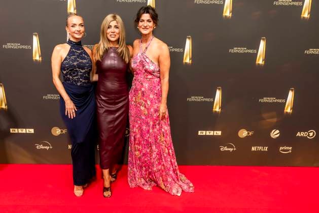 ABB FERNSEHPREIS- Janin Ullmann, Schauspielerin, Panagiota Petridou, Moderatorin, Marlene Lufen zu Gast auf dem roten Teppich bei der Gala zr verleihung des Der Deutsche Fernsehpreis 2026 iim Confex Center am 09.09.2026 in Koeln NRW Deutschland