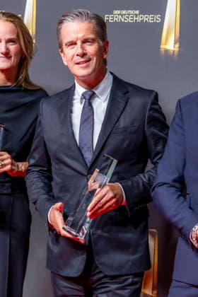 ABB FERNSEHPREIS- Markus Lanz Preistraeger mit dem Fernsehpreis zu Gast auf dem roten Teppich bei der Gala zr verleihung des Der Deutsche Fernsehpreis 2026 iim Confex Center am 09.09.2026 in Koeln NRW Deutschland