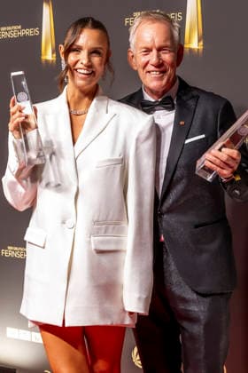 ABB FERNSEHPREIS- Johannes B. Kerner Laura Wontorra Preistraeger mit dem Fernsehpreis zu Gast auf dem roten Teppich bei der Gala zr verleihung des Der Deutsche Fernsehpreis 2026 iim Confex Center am 09.09.2026 in Koeln NRW Deutschland