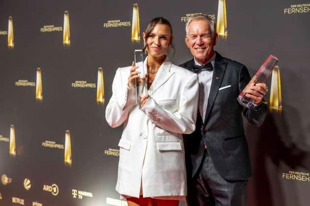 ABB FERNSEHPREIS- Johannes B. Kerner Laura Wontorra Preistraeger mit dem Fernsehpreis zu Gast auf dem roten Teppich bei der Gala zr verleihung des Der Deutsche Fernsehpreis 2026 iim Confex Center am 09.09.2026 in Koeln NRW Deutschland
