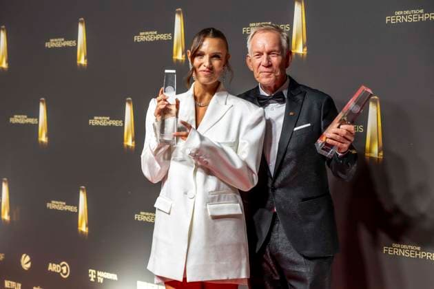 ABB FERNSEHPREIS- Johannes B. Kerner Laura Wontorra Preistraeger mit dem Fernsehpreis zu Gast auf dem roten Teppich bei der Gala zr verleihung des Der Deutsche Fernsehpreis 2026 iim Confex Center am 09.09.2026 in Koeln NRW Deutschland