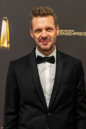 ABB FERNSEHPREIS- Florian Schroeder zu Gast auf dem roten Teppich bei der Gala zr verleihung des Der Deutsche Fernsehpreis 2026 im Confex Center am 09.09.2026 in Koeln NRW Deutschland
