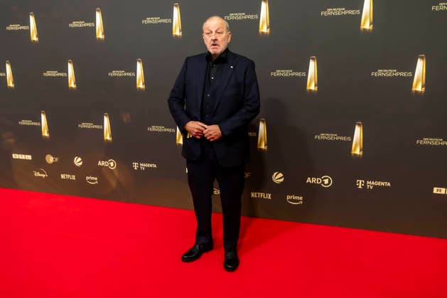 ABB FERNSEHPREIS- Leonard Lansink Gast auf dem roten Teppich bei der Gala zr verleihung des Der Deutsche Fernsehpreis 2026 im Confex Center am 09.09.2026 in Koeln NRW Deutschland