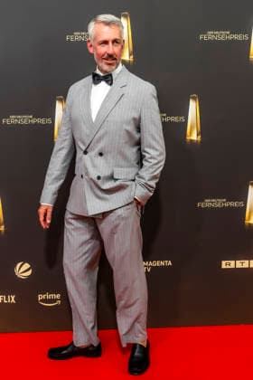 ABB FERNSEHPREIS- Sebastian Pufpaff, Moderator zu Gast auf dem roten Teppich bei der Gala zr verleihung des Der Deutsche Fernsehpreis 2026 im Confex Center am 09.09.2026 in Koeln NRW Deutschland