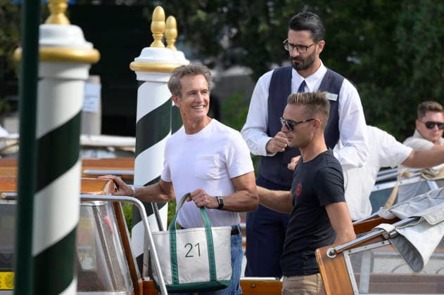 Alessandro Benetton bei der Abrahrt vom Pier des Hotels Excelsior auf der Biennale di Venezia 2026 83. Internationale Filmfestspiele von Venedig. Venedig, 10.09.2026