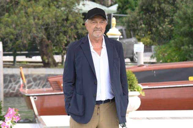 Giovanni Veronesi bei der Ankunft am Pier des Hotels Excelsior auf der Biennale di Venezia 2026 83. Internationale Filmfestspiele von Venedig. Venedig, 10.09.2026