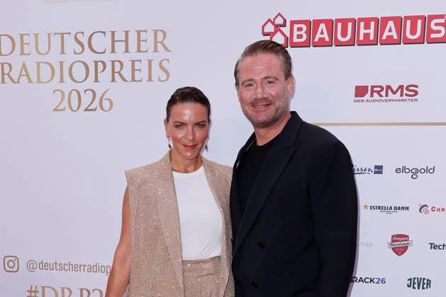 Sasha und seine Ehefrau Julia Roentgen bei der Verleihung Deutscher Radiopreis am 10.09.2026 im Musical Theater an der Elbe in Hamburg Sasha and his wife Julia Roentgen arrive for the annual German Radio Awards (Deutscher Radiopreis) ceremony on September 10, 2026 at the Musical Theater an der Elbe in Hamburg, Germany Deutscher Radiopreis Verleihung in Hamburg