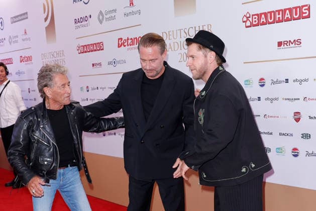 Peter Maffay, Sasha und Johannes Oerding bei der Verleihung Deutscher Radiopreis am 10.09.2026 im Musical Theater an der Elbe in Hamburg Peter Maffay, Sasha and Johannes Oerding arrive for the annual German Radio Awards (Deutscher Radiopreis) ceremony on September 10, 2026 at the Musical Theater an der Elbe in Hamburg, Germany Deutscher Radiopreis Verleihung in Hamburg