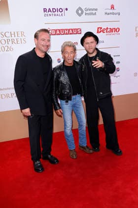 Sasha, Peter Maffay und Johannes Oerding bei der Verleihung Deutscher Radiopreis am 10.09.2026 im Musical Theater an der Elbe in Hamburg Sasha, Peter Maffay and Johannes Oerding arrive for the annual German Radio Awards (Deutscher Radiopreis) ceremony on September 10, 2026 at the Musical Theater an der Elbe in Hamburg, Germany Deutscher Radiopreis Verleihung in Hamburg