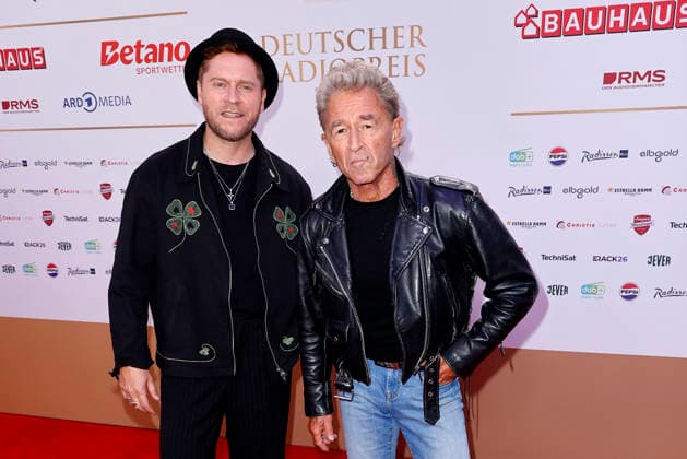 Johannes Oerding und Peter Maffay bei der Verleihung Deutscher Radiopreis am 10.09.2026 im Musical Theater an der Elbe in Hamburg Johannes Oerding and Peter Maffay arrive for the annual German Radio Awards (Deutscher Radiopreis) ceremony on September 10, 2026 at the Musical Theater an der Elbe in Hamburg, Germany Deutscher Radiopreis Verleihung in Hamburg