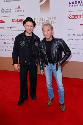 Johannes Oerding und Peter Maffay bei der Verleihung Deutscher Radiopreis am 10.09.2026 im Musical Theater an der Elbe in Hamburg Johannes Oerding and Peter Maffay arrive for the annual German Radio Awards (Deutscher Radiopreis) ceremony on September 10, 2026 at the Musical Theater an der Elbe in Hamburg, Germany Deutscher Radiopreis Verleihung in Hamburg