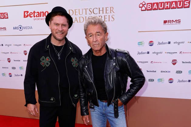 Johannes Oerding und Peter Maffay bei der Verleihung Deutscher Radiopreis am 10.09.2026 im Musical Theater an der Elbe in Hamburg Johannes Oerding and Peter Maffay arrive for the annual German Radio Awards (Deutscher Radiopreis) ceremony on September 10, 2026 at the Musical Theater an der Elbe in Hamburg, Germany Deutscher Radiopreis Verleihung in Hamburg