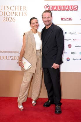 Sasha mit Ehefrau Julia Röntgen bei der Verleihung des 17. Deutschen Radiopreises 2026 im Stage Theater an der Elbe. Hamburg, 10.09.2026