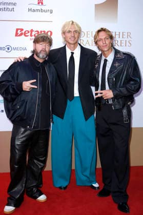 Rea Garvey mit Lucas und Felix Hain von Fast Boybei der Verleihung des 17. Deutschen Radiopreises 2026 im Stage Theater an der Elbe. Hamburg, 10.09.2026