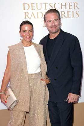Sasha mit Ehefrau Julia Röntgen bei der Verleihung des 17. Deutschen Radiopreises 2026 im Stage Theater an der Elbe. Hamburg, 10.09.2026