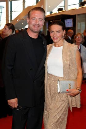 Sasha mit Ehefrau Julia Röntgen bei der Verleihung des 17. Deutschen Radiopreises 2026 im Stage Theater an der Elbe. Hamburg, 10.09.2026