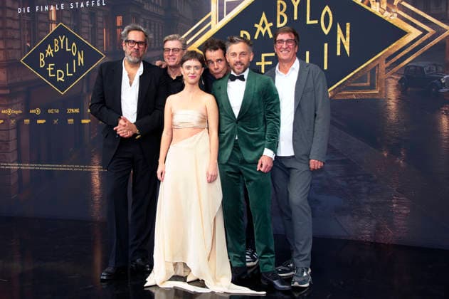 Achim von Borries, Hendrik Handloegten, Liv Lisa Fries, Tom Tykwer, Volker Bruch und Uwe Schott bei der Weltpremiere der 5. und finalen Staffel der TV-Serie Babylon Berlin im Zoo Palast. Berlin, 10.09.2026