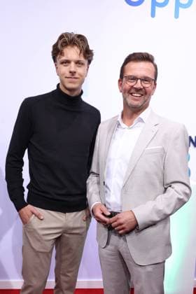 Bertelsmann Party 2026 Raphael Tigges und Sohn Roter Teppich zur Bertelsmann Party 2026, Berliner Repräsentanz Berlin, Datum: 10.09.2026 Copyright: xEventpress Kratschx