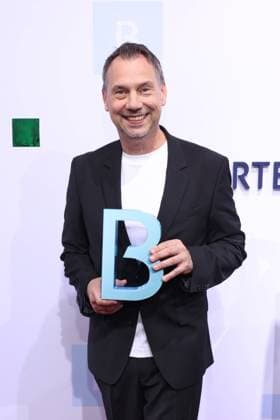 Bertelsmann Party 2026 Sebastian Fitzek Roter Teppich zur Bertelsmann Party 2026, Berliner Repräsentanz Berlin, Datum: 10.09.2026 Copyright: xEventpress Kratschx
