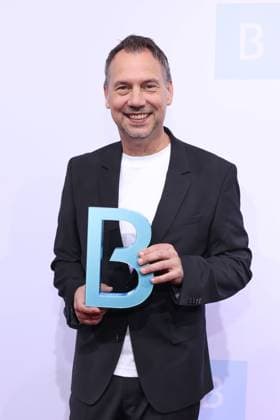 Bertelsmann Party 2026 Sebastian Fitzek Roter Teppich zur Bertelsmann Party 2026, Berliner Repräsentanz Berlin, Datum: 10.09.2026 Copyright: xEventpress Kratschx