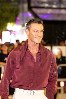 2026 Toronto International Film Festival - The Housewife Premiere Luke Evans attends the premiere of The Housewife during the 2026 Toronto International Film Festiva at Royal Alexandra Theatre on September 10, 2026 in Toronto, Ontario. Toronto Royal Alexandra Theatre Ontario Canada Copyright: xPicjer imageSPACEx