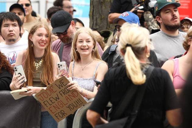 Fans at arrivals for STUFFED Premiere at the Toronto International Film Festival (TIFF) 2026, Royal Alexandra Theatre, Toronto, ON, September 10, 2026. Photo By: JA Everett Collection STUFFED Premiere at the Toronto International Film Festival (TIFF) 2026 PUBLICATIONXNOTxINxCANxCHNxFRAxITAxJPNxNORxPOLxRUSxESPxUKxUSA