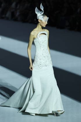 BEIJING, CHINA - SEPTEMBER 10: Models present designs by brands Liuli and Ziziyu during the closing show of the 2026 China Fashion Week on September 10, 2026 in Beijing, China. The eight-day event featured over 100 fashion releases and activities involving more than 220 brands.  Copyright: xChinaxNewsxServicex 111665687116