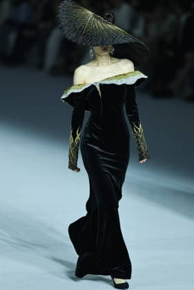 BEIJING, CHINA - SEPTEMBER 10: Models walk the runway during the closing show of the 2026 China Fashion Week on September 10, 2026 in Beijing, China. The eight-day event featured over 100 fashion releases and activities involving more than 220 brands.  Copyright: xChinaxNewsxServicex 111665687042