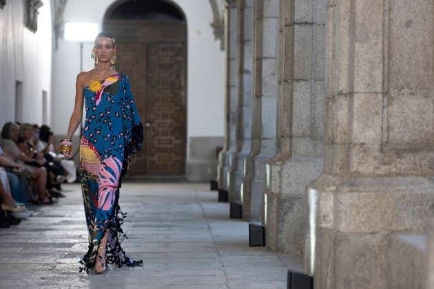 September 10, 2026, Madrid, Spain: A model parades with Dolores Cortes design during the OMODA Fashion Week en ISE San Isidro in Madrid. Madrid Spain  - ZUMAs197 20260910_aaa_s197_612 Copyright: xAtilanoxGarciax