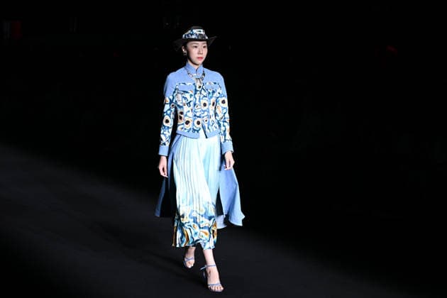 BEIJING, CHINA - SEPTEMBER 10: Models display fashion designs during the Zhu Bingren Jingpai Rongzhuang fashion show at the SS2027 Beijing Fashion Week on September 10, 2026 in Beijing, China. The collection features melted copper art and a unique color system created by designer Zhu Bingren.  Copyright: xChinaxNewsxServicex 111665695574