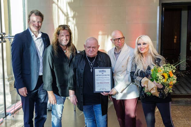 10.09.2026. Wuppertal. (l-r) Dr. Hagen W. Lippe-Weißenfeld (Kulturmanager), Udo Dirkschneider, Stefan Mageney, Helge Lindh (MDB SPD) und Doro Pesch am Rande einer Pressekonferenz zur Bekanntgabe des neu ins Leben gerufenen Udo Dirkschneider Music Award (UDMA). Wuppertal Historische Stadthalle Nordrhein-Westfalen Deutschland